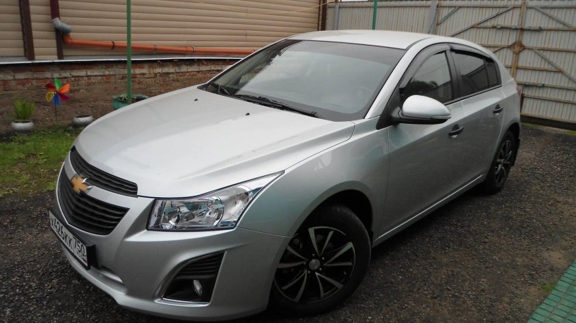 Шевроле Круз серебристый металлик