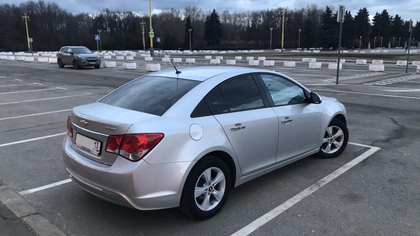 Шевроле Круз 2013 серебристый