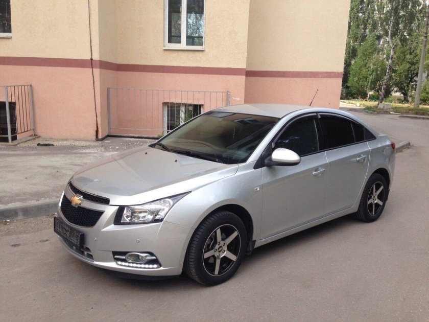 Шевроле Круз 2011 года
