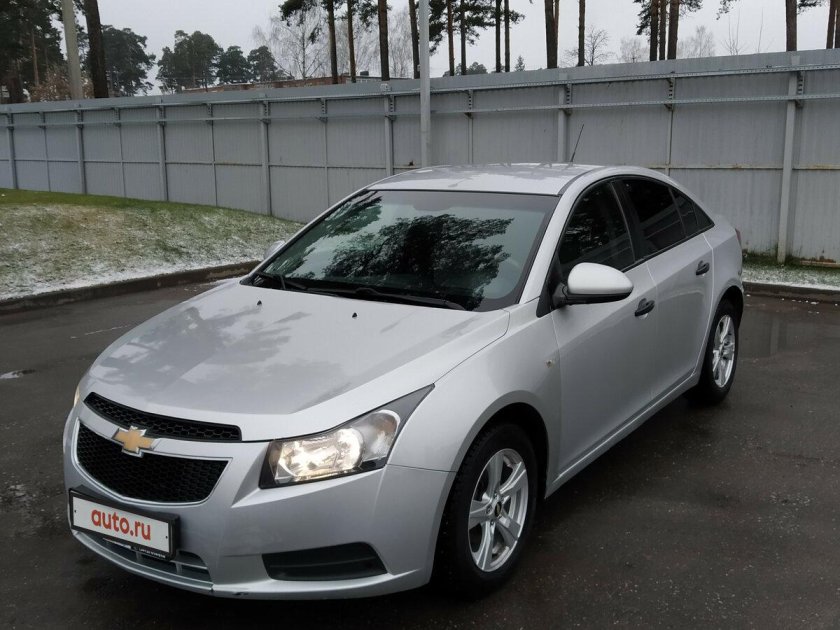 Шевроле Круз серебристый