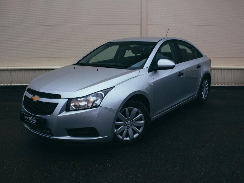 Chevrolet Cruze 2012 седан