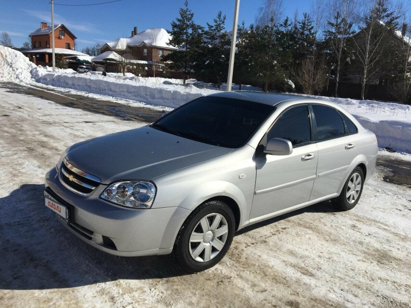 Шевроле Лачетти седан серебристый