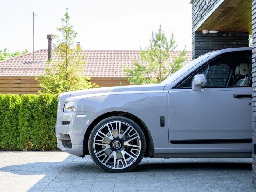 Rolls Royce Cullinan 777