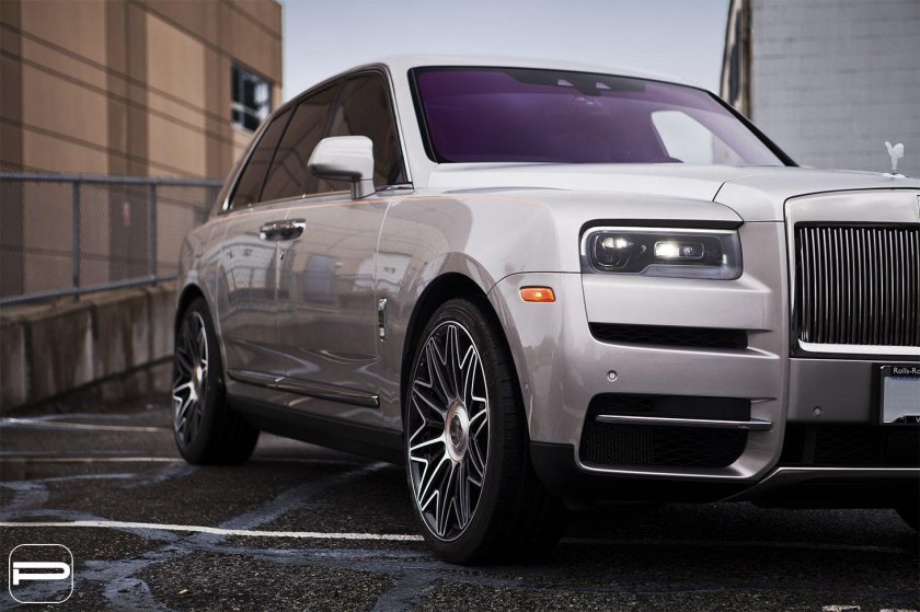 Роллс Ройс Куллинан 2022