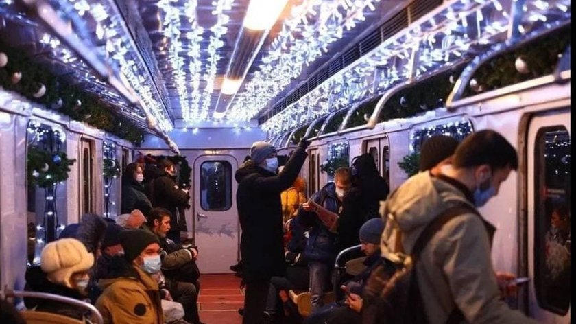 Новогодний поезд еж3 2022