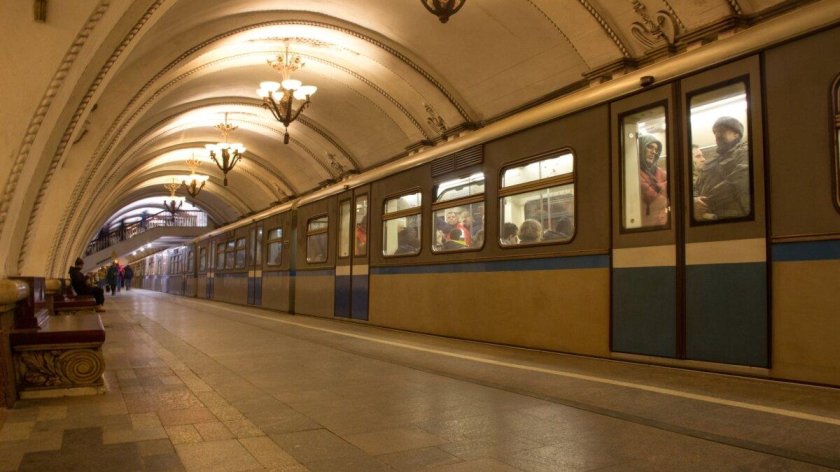 Поезд метро