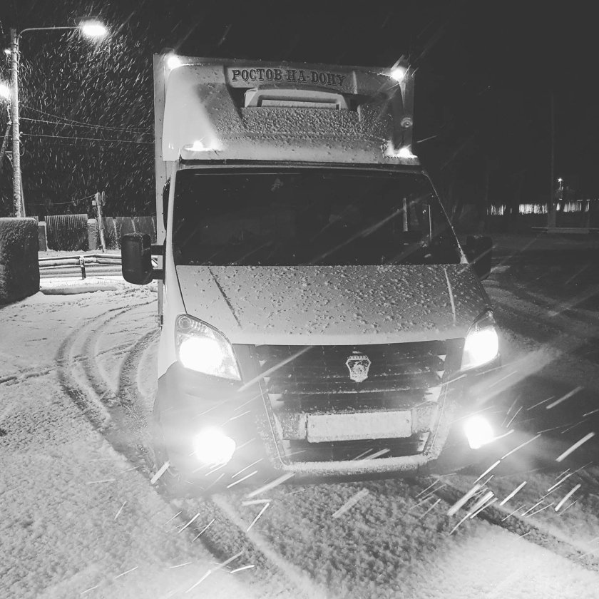 Газель Некст ночью