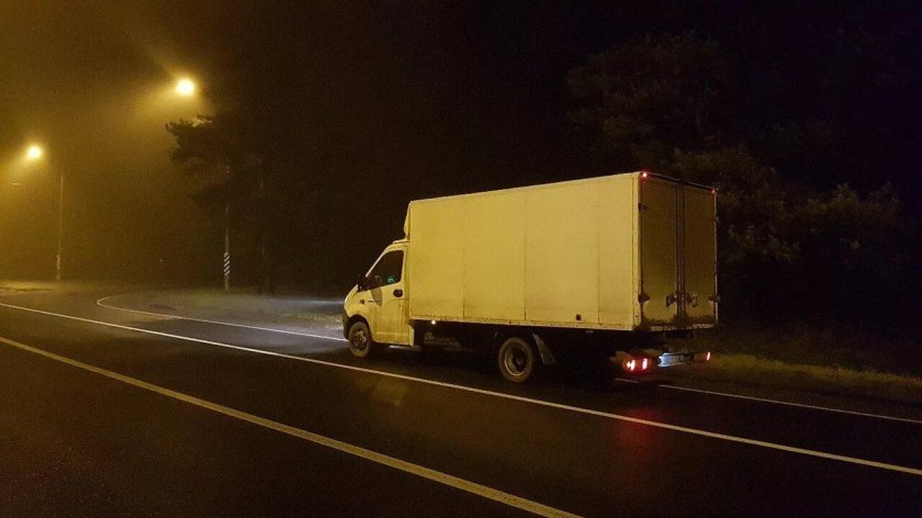 Газель Некст ночью