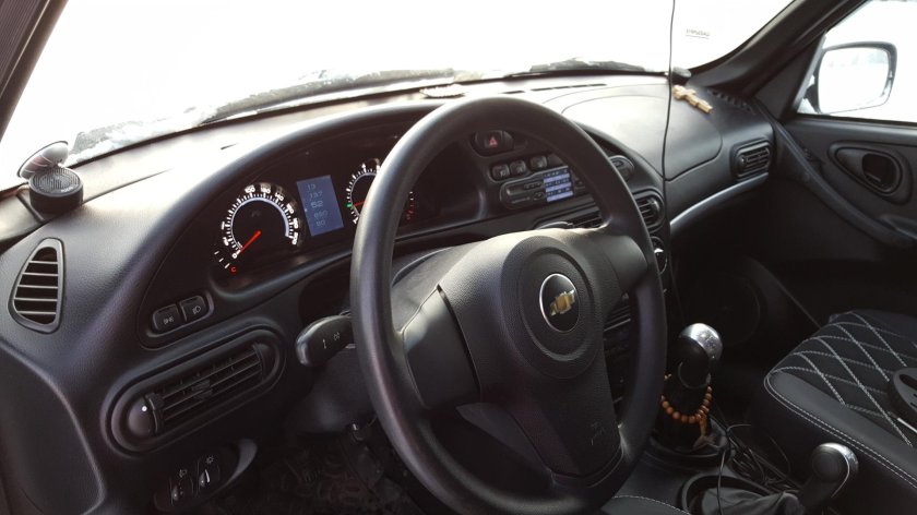 Chevrolet Niva торпеда