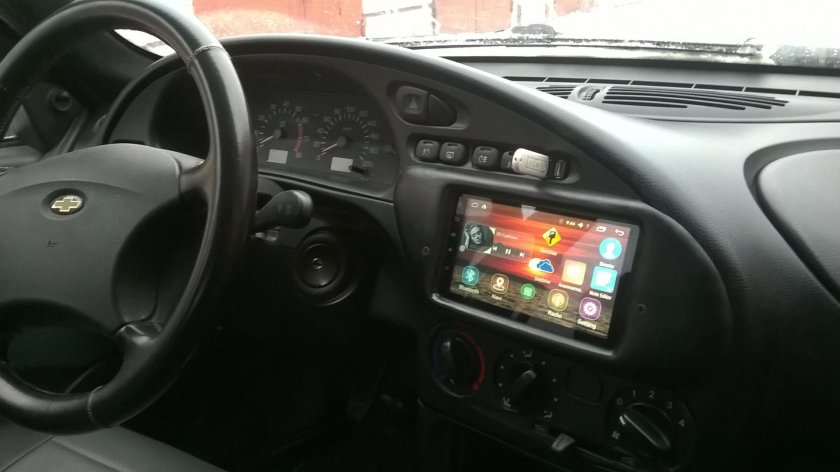 Chevrolet Niva 2-din магнитола