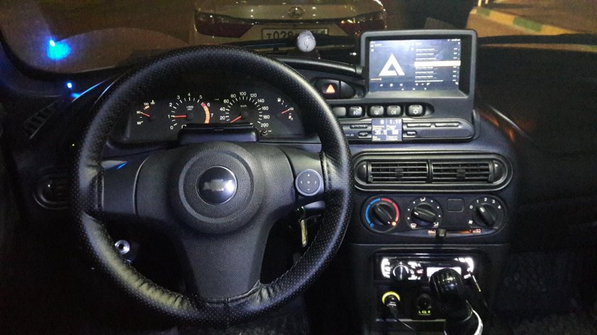 Панель 2 din Нива Шевроле