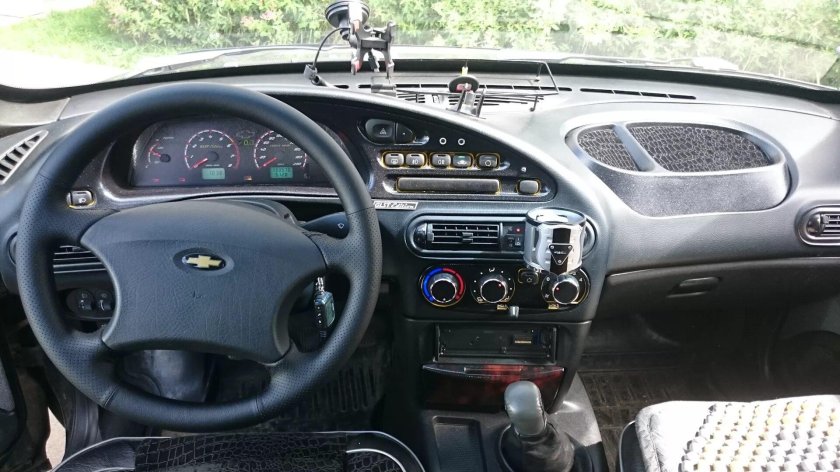 Нива Шевроле 2005 салон