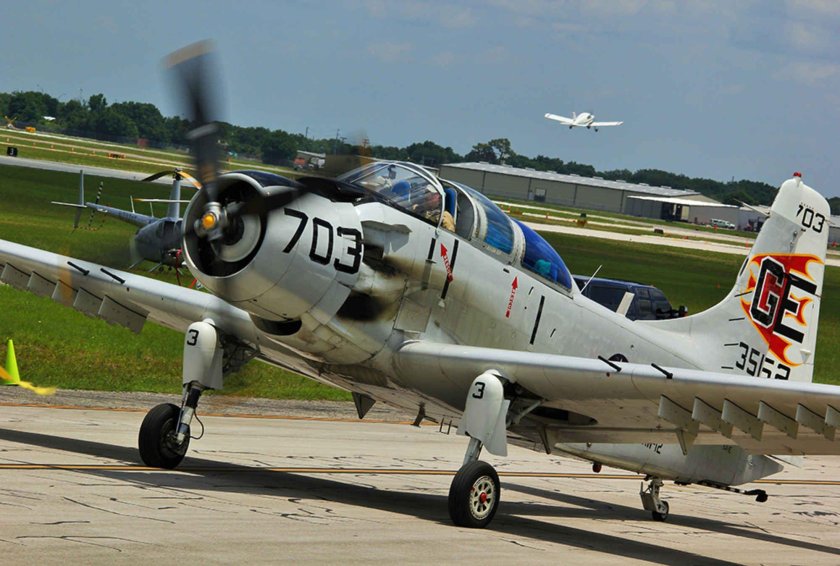 Douglas a-1 Skyraider