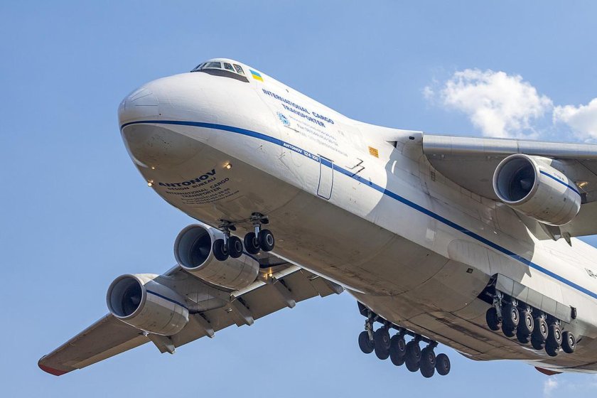 Самолет Руслан АН 124