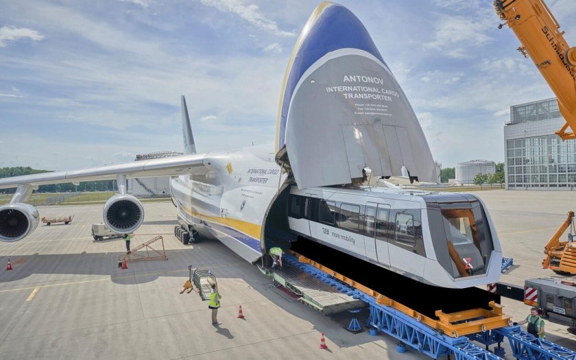 Грузовой самолёт АН-124 Руслан