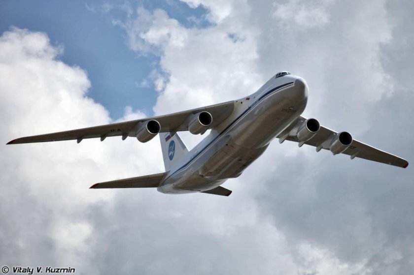 Самолет Руслан АН 124