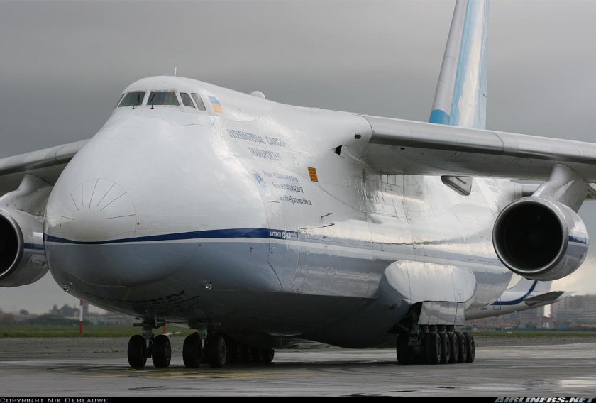 Самолет Руслан АН 124