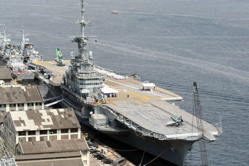 Авианосец Бразилии Сан-Паоло