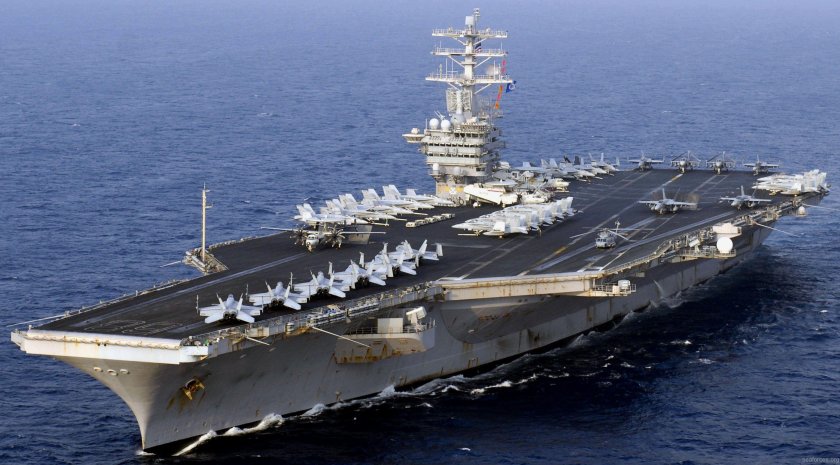 Авианосец Нимиц