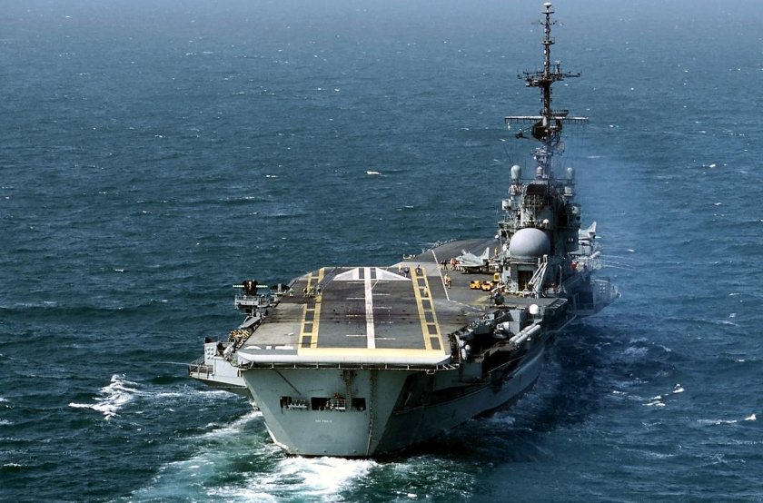 Бразильский авианосец Сан Паулу