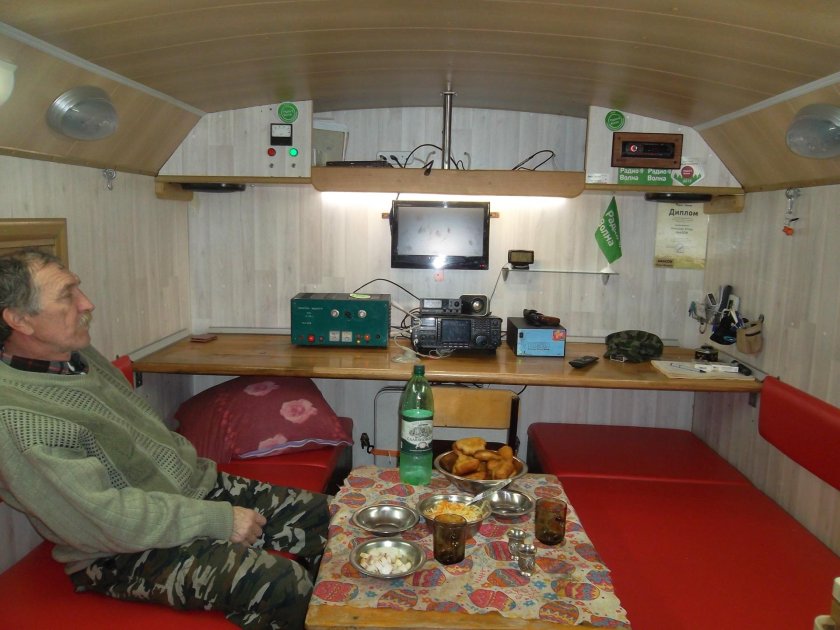 Автодом ЗИЛ-131 внутри кунга