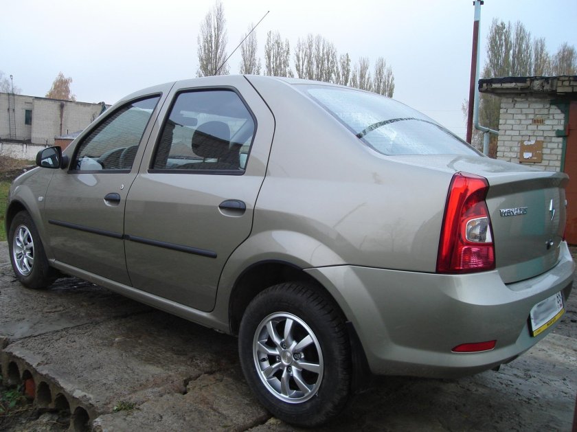 Светлый базальт Рено Логан