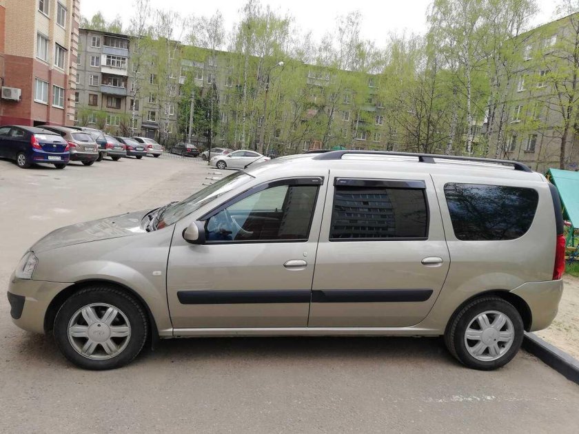 Лада Ларгус бежевый базальт