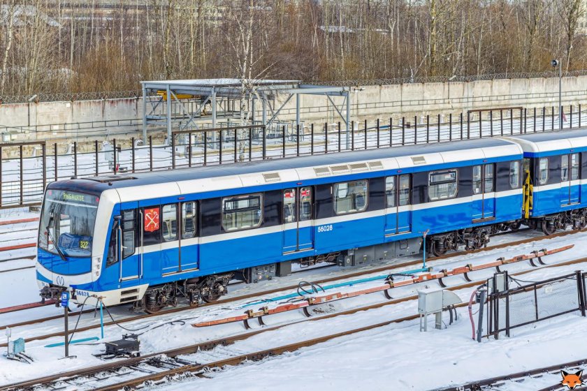 81-556 нева вагон