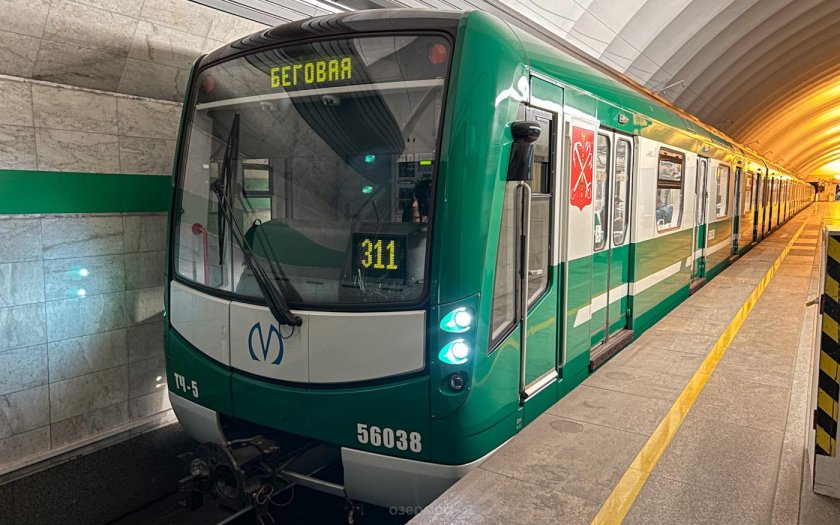 Метропоезд нева зеленый