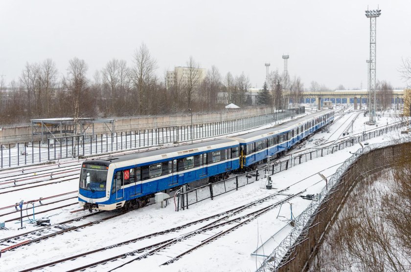 Нева поезд метро