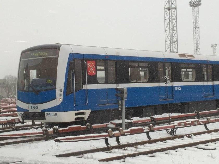 Поезд метро Нева