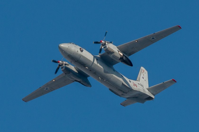 АН-26 военно-транспортный самолёт