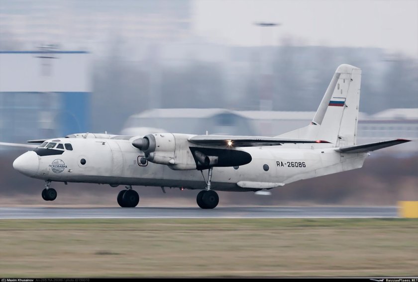 АН-26 пассажирский самолёт
