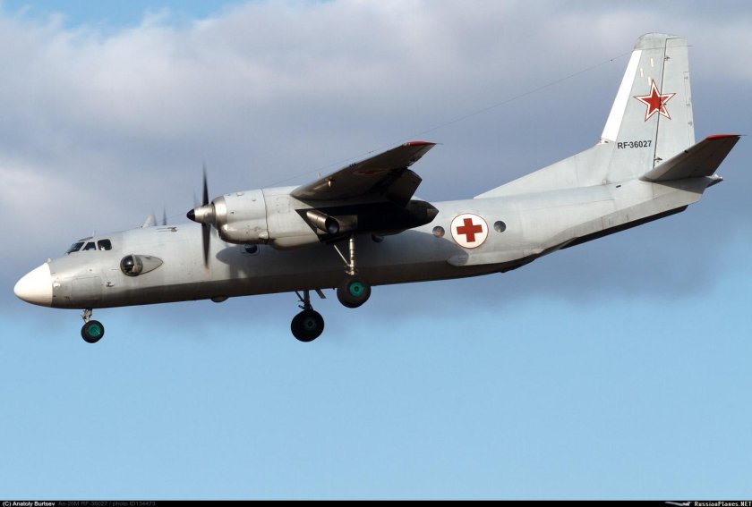 Реанимационно-операционный самолет АН-26м спасатель