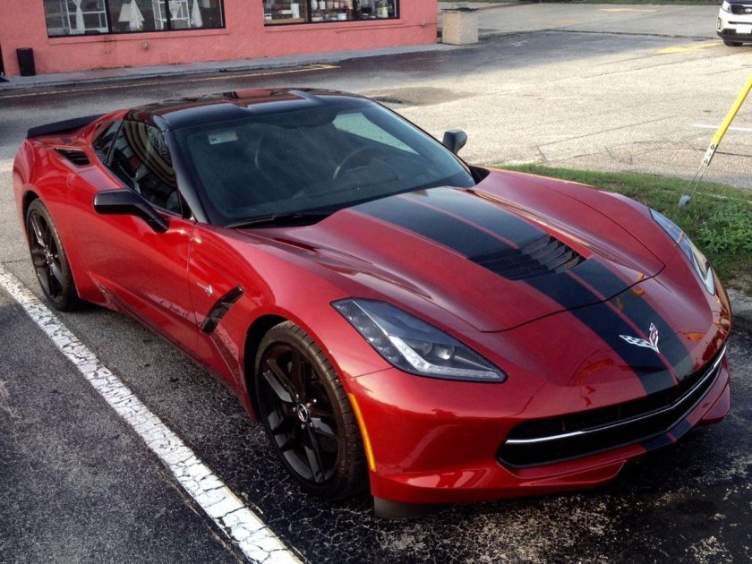 Corvette красный