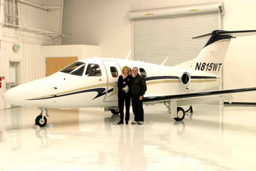 Эклипс 550 самолет