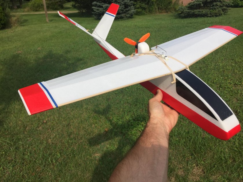 Радиоуправляемый самолет RC plane
