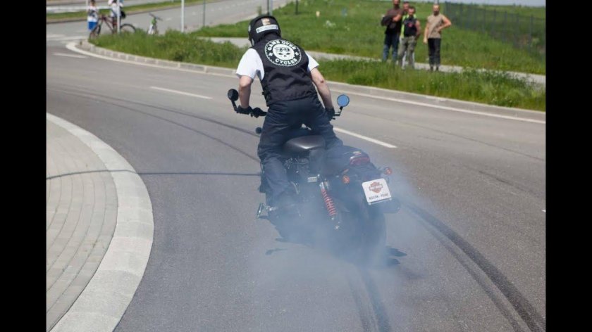 Бернаут на мотоцикле