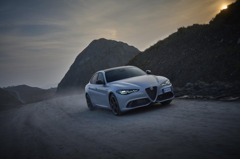 Альфа Ромео Джулия 2022