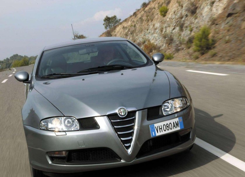 Alfa Romeo gt, 2005