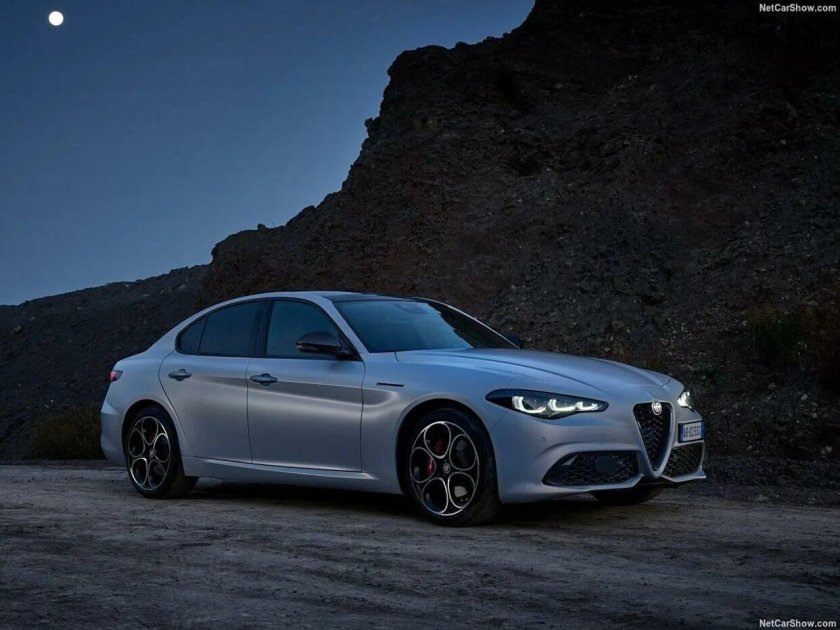 Альфа Ромео Джулия 2023