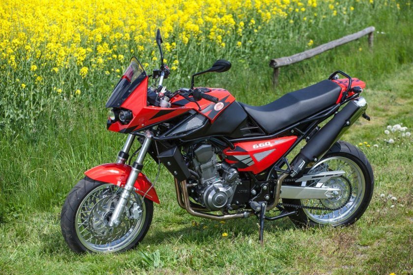 Мотоцикл Jawa 660 Sportard