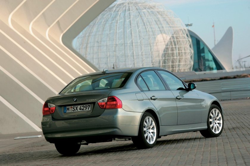 БМВ 3 седан 2005