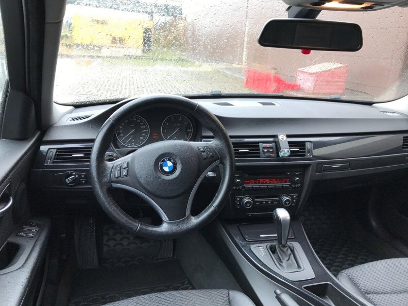 BMW 3 320i