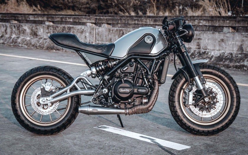 Ducati scrambler cafe racer