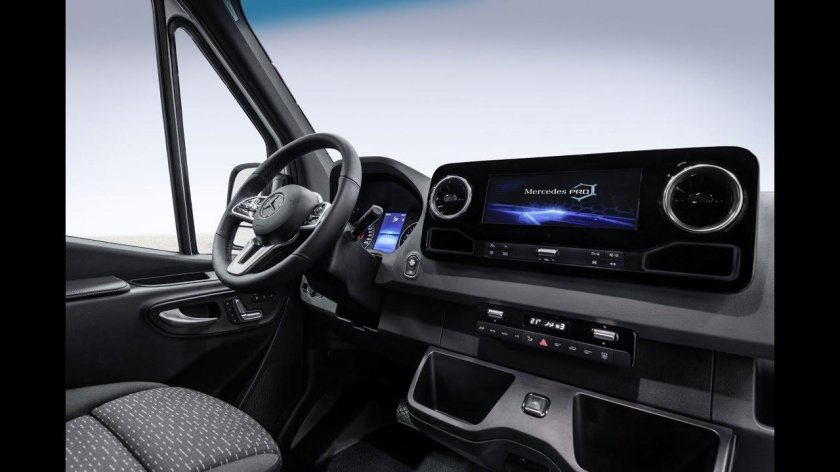 Мерседес Спринтер 2013 год подключение камеры заднего вида