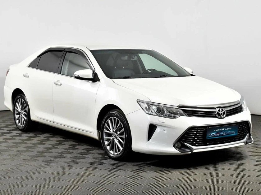 Тойота Камри 2016