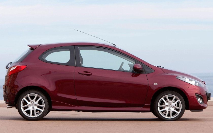 Mazda 2 2010
