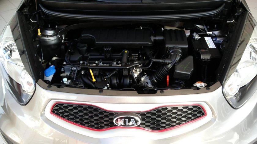 Kia Picanto 2011 под капотом