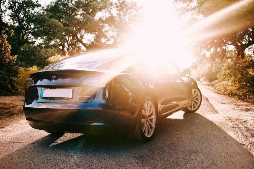 Машина на солнце